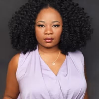 BWW Spotlight Series: Meet Elizabeth Adabale Who Studied Pre-Med at USC Before The Stage Called Her Elsewhere