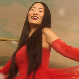 Chloe Flower Unveils First-Ever Holiday Album 'Chloe Hearts Christmas'
