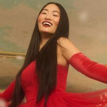 Chloe Flower Unveils First-Ever Holiday Album 'Chloe Hearts Christmas'