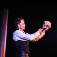 BWW Review: HAMLET at The Royal Botanic Gardens Victoria