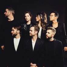 Sammy Rae & Friends Share New Single 'Thieves'