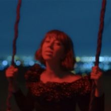Ella Vos Shares Video for Cover of FKA Twigs' 'Cellophane'