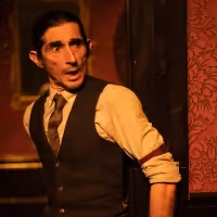 BWW Review: The Brilliant GILES DAVIES Will Take Your Breath Away in Ronan Noone's…