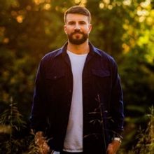 Sam Hunt Unveils New Song 'Hard To Forget'