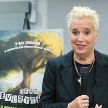 Video: In Rehearsals with the Cast of DEAR EVERYTHING