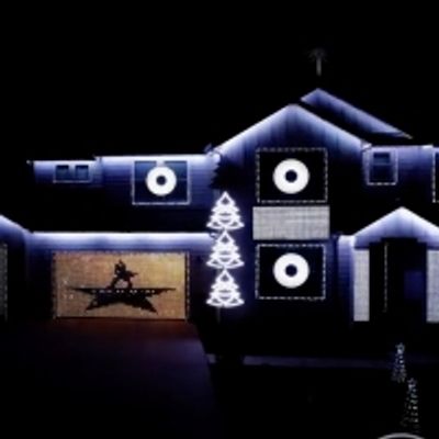 VIDEO: Utah Family Creates HAMILTON-Themed Light Show; Sparking Donation From Lin-Manuel Miranda