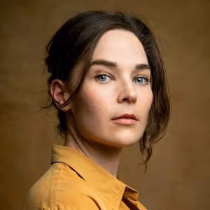 Interview: 'I Made My Own Creative Outlet': Beth Burrows on Singing, Acting and…