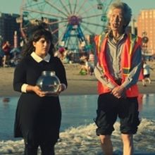 BWW Review: HELOISE WILSON SHINES IN WEEZY GOES OUTSIDE