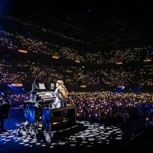 Organist Anna Lapwood to Embark on UK Tour in 2026