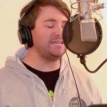 VIDEO: BEETLEJUICE's Alex Brightman Celebrates Thanksgiving With 'Dead Bird' Music Vi