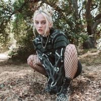 Carlie Hanson Releases Sophomore EP 'DestroyDestroyDestroyDestroy' Today