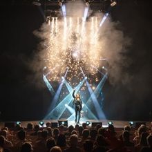 Review: NOW YOU SEE ME at Crown Theatre