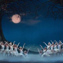Philadelphia Ballet's SWAN LAKE to be Presented at the Academy of Music