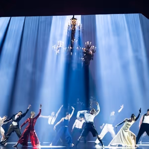 Review: Paris Opera Ballet Presents RED CARPET By Hofesh Shechter At New York City…