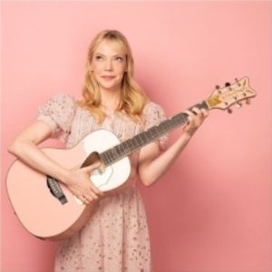 Review: EDINBURGH 2024: RIKI LINDHOME: DEAD INSIDE, Pleasance Courtyard