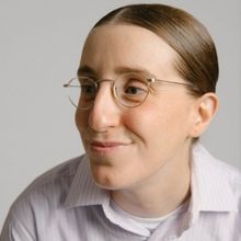 Comic Robby Hoffman Comes To The Den Theatre In June