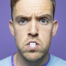 EDINBURGH 2023: Review: TOM MORAN IS A BIG FAT FILTHY DISGUSTING LIAR, Pleasance