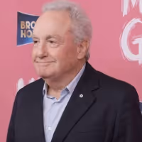 Video: Lorne Michaels & the Cast of MEAN GIRLS Walk the Red Carpet in Los Angeles Video