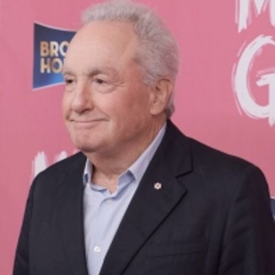 Video: Lorne Michaels & the Cast of MEAN GIRLS Walk the Red Carpet in Los Angeles