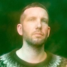 Hög sjö Announces Self-Titled Debut Album