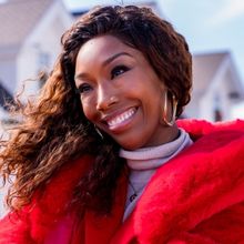 Video: Brandy Norwood Stars In Netflix's BEST.CHRISTMAS.EVER! Trailer