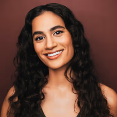 Interview: Zoie Tannous of CLUE of BROADWAY AT THE HOBBY CENTER!