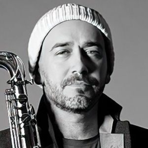 Tim Kirsch Gets In The Holiday Spirit With 'Away In A Manger'