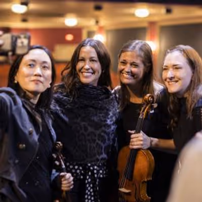 Alanis Morissette Announces First-Ever Holiday Album GOOD WEATHER FOR IMMACULATE CONCEPTION