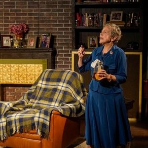 Review: THE VELOCITY OF AUTUMN at OnStage Playhouse