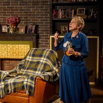 Review: THE VELOCITY OF AUTUMN at OnStage Playhouse