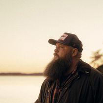 Larry Fleet Confirms 'From A Barstool' Fall Tour