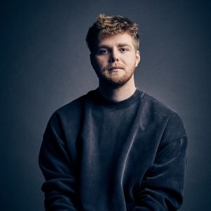Alex Warren Expands Australian Tour with New Dates and Venue Upgrades