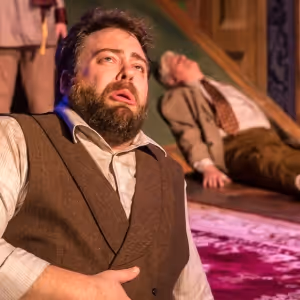 Review: THE PLAY THAT GOES WRONG at Roxy's