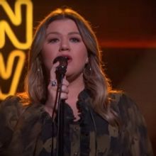 VIDEO: Kelly Clarkson Covers 'The Chain'