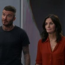 VIDEO: Watch David Beckham & Courtney Cox Guest Star on MODERN FAMILY!
