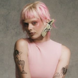 GIRLI Releases Self-Love Single 'BE WITH ME'