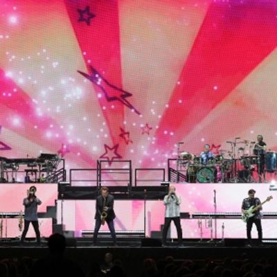 Review: CHICAGO & EARTH, WIND, AND FIRE TAKE NORTH LITTLE ROCK THROUGH DECADES OF HITS at Simmons Bank Arena