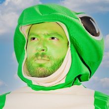 THERAPY GECKO LIVE: THE LIZARD AGENDA TOUR is Coming to The Den Theatre in May