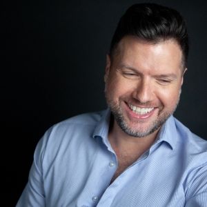 Interview: Mauricio Martinez of 5'11' BASED IN NYC at 54 Below October 5th & 6th