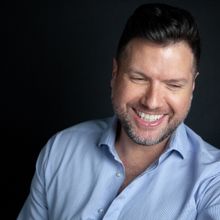 Interview: Mauricio Martinez of 5'11' BASED IN NYC at 54 Below October 5th & 6th