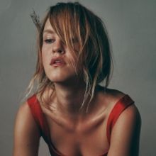 Johanna Warren Premieres New Single 'Part Of It'