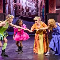 Review: & JULIET at Cirkus