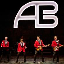 Review: JERSEY BOYS at Village Theatre