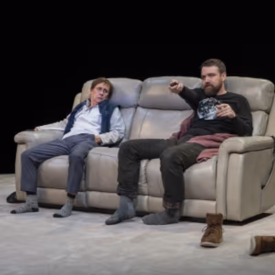 Review: LITTLE BEAR RIDGE ROAD at Steppenwolf Theatre Company
