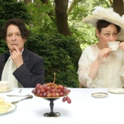 BWW Review: Happenstance Theater's 'THE PICNICS: A NITWIT DYPTICH' Short and Oh, So Sweet!