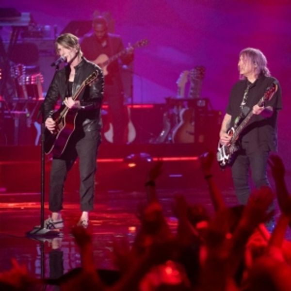 Video: Goo Goo Dolls Performs Hit Song 'Iris' on AMERICAN IDOL Season Finale Photo