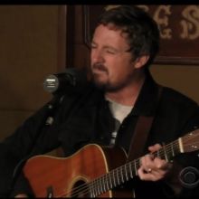 VIDEO: Sturgill Simpson Performs 'Breakers Roar' on THE LATE SHOW
