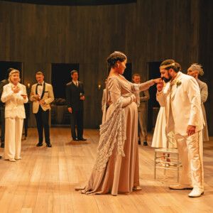 Review: THE WINTER'S TALE at Chicago Shakespeare Theater