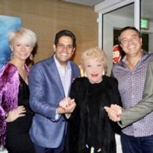 Photo Coverage: Marilyn Maye Goes Out To Dine And Winds Up Singing For Her Supper at 
