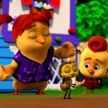 BWW Exclusive: Rachel Bloom Plays a Singing Bee on THE CHICKEN SQUAD!